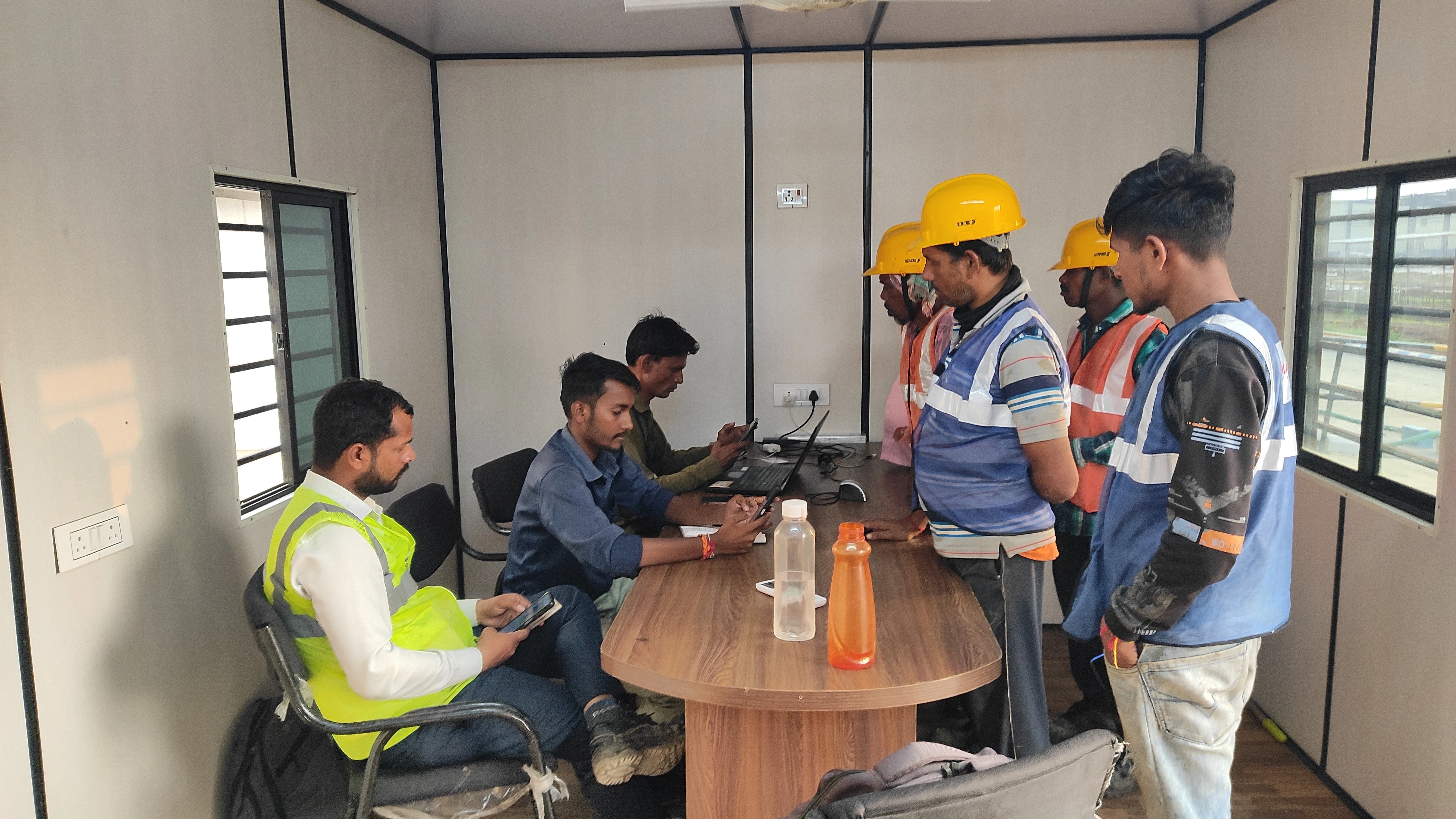 Migrants Resilience Collaborative (MRC) photo 7